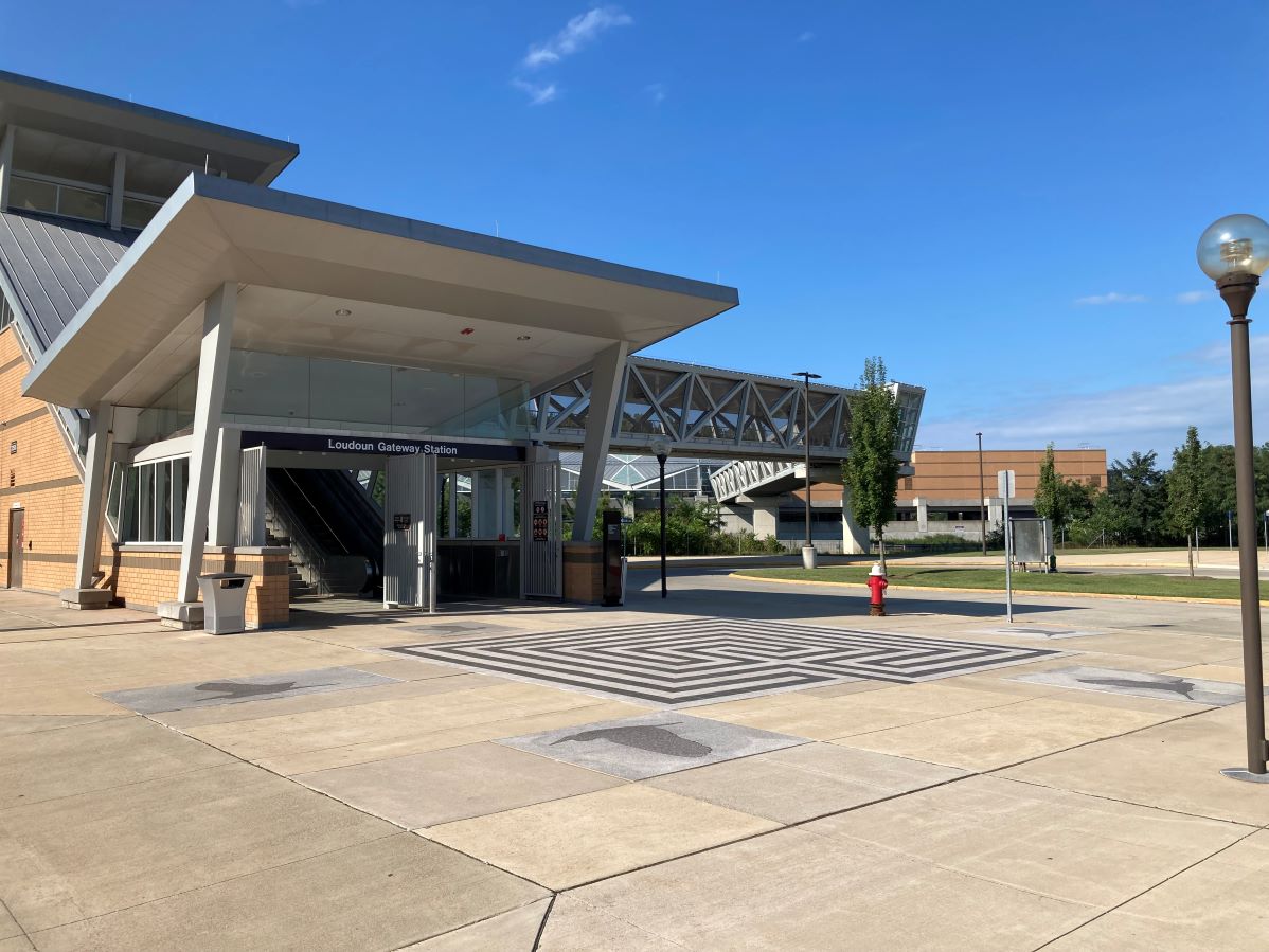 Jacqueline Metz and Nancy Chew - Byde your time