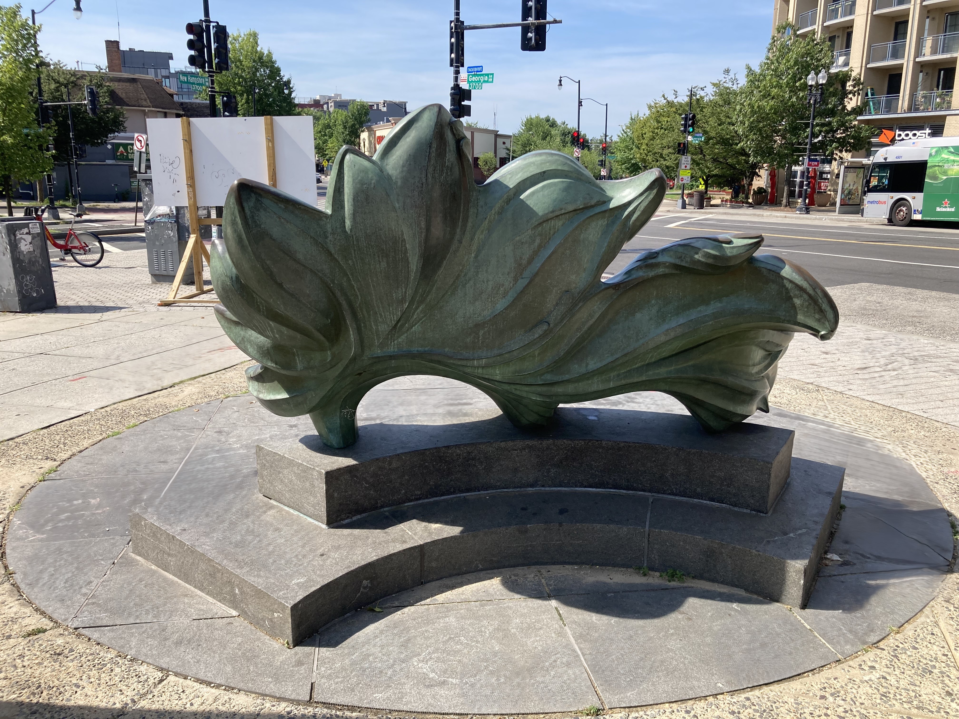 Lisa Scheer – New Leaf