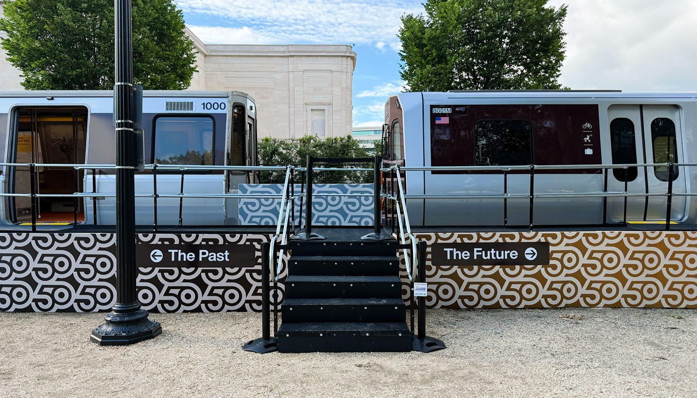 Metro is participating in the Great American State Fair with an exhibition featuring our first 1000-series railcar restored to its 1976 look alongside a brand-new 8000-series railcar.