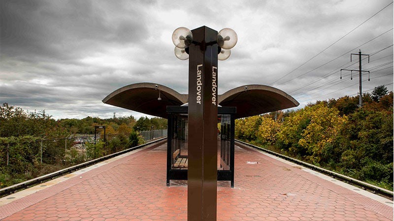 Landover Station prior to platform reconstruction