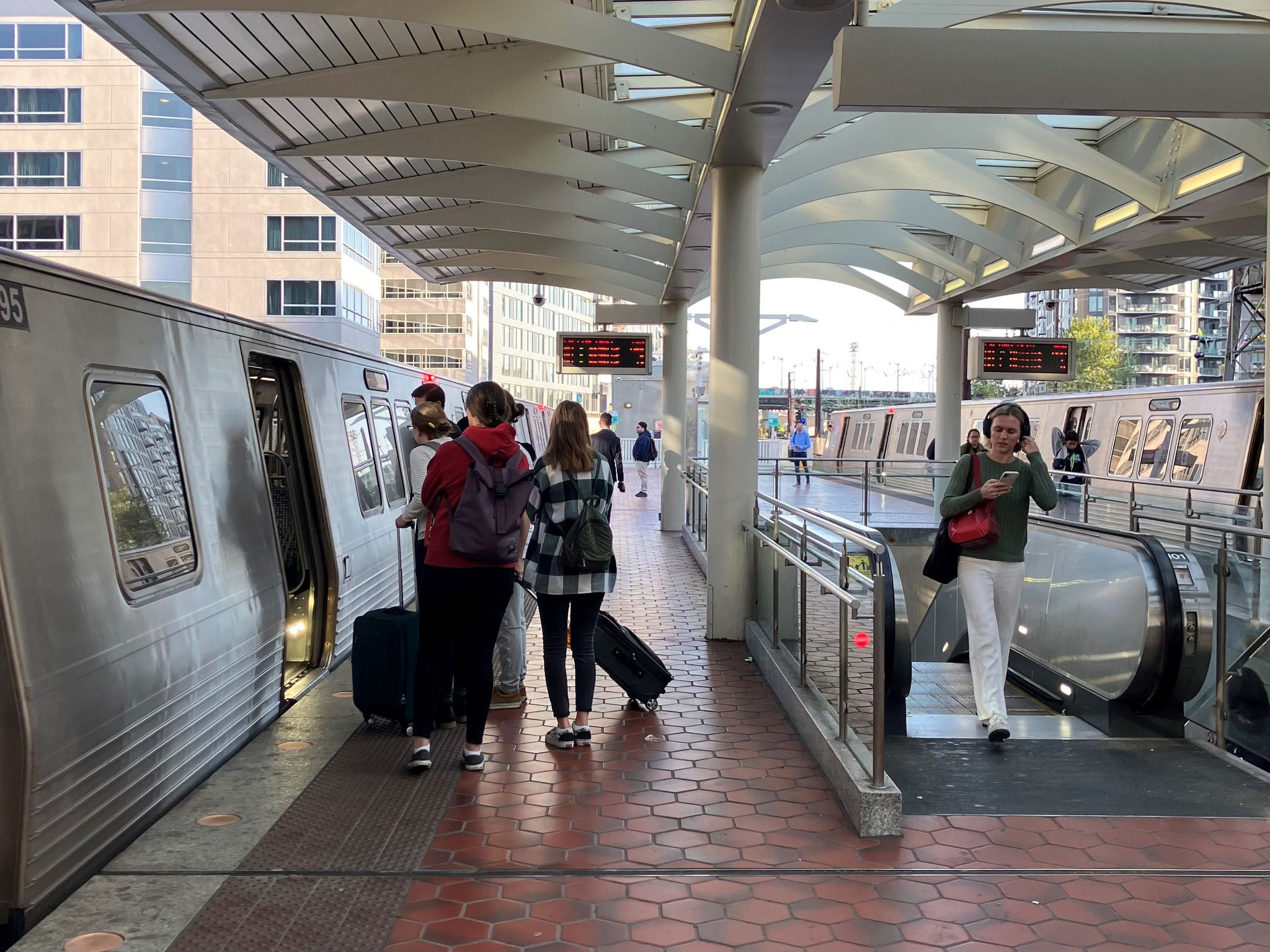 Red Line NoMa