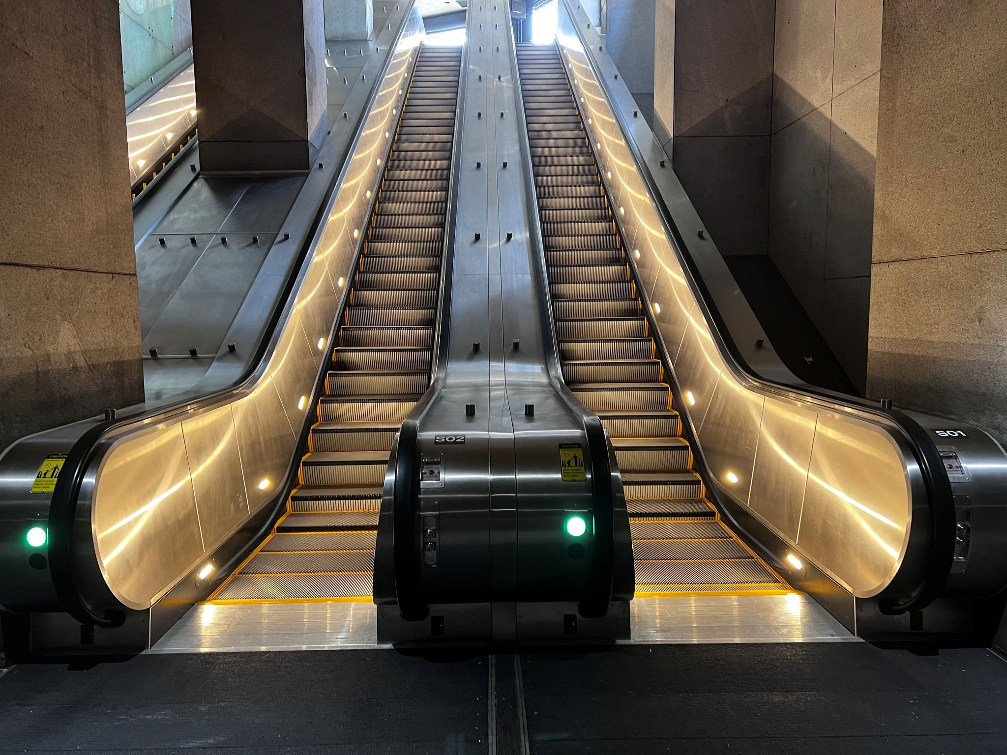 Farragut North entrance reopens