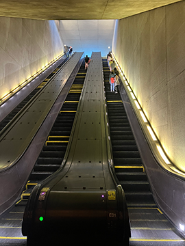 A picture of the escalators from the Metro entrance to the street level.