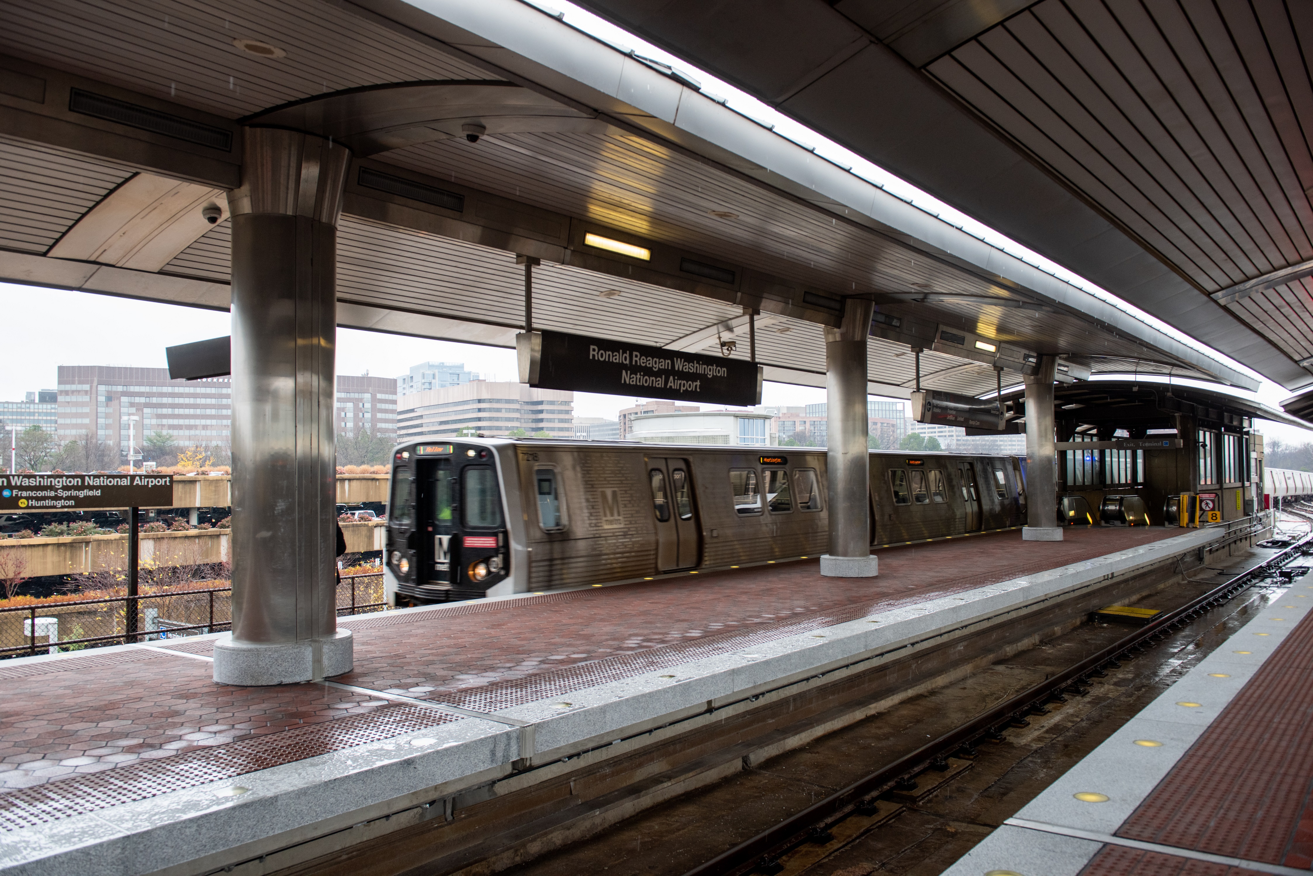 Side view of safer platform granite at Reagan National Airport Station that is no longer crumbling