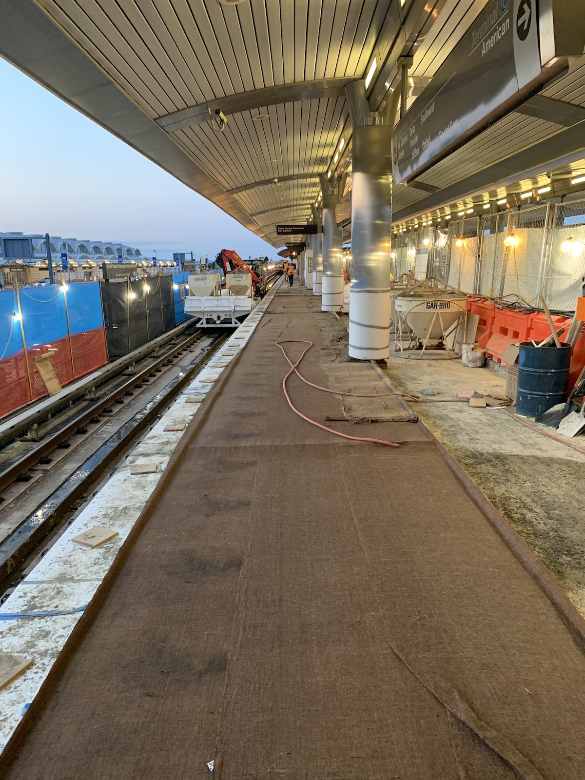 Topping slab pour at Reagan National Airport
